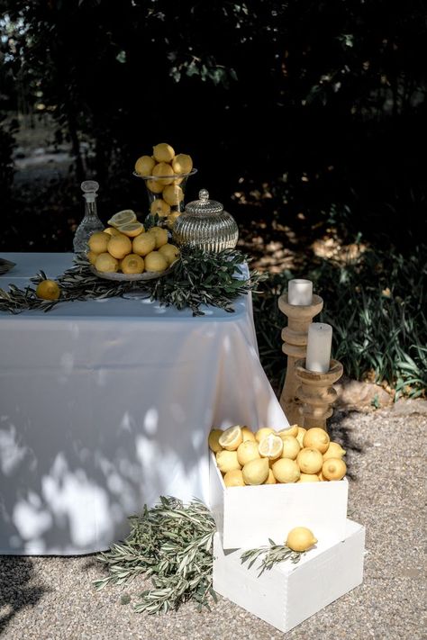 Lemons on a table at a wedding reception Italian Wedding Foods, Italian Summer Wedding, Italian Event, Italian Party Decorations, Italian Wedding Reception, Italian Wedding Traditions, Cocktail Hour Decor, Italian Inspired Wedding, Night Wedding Decor