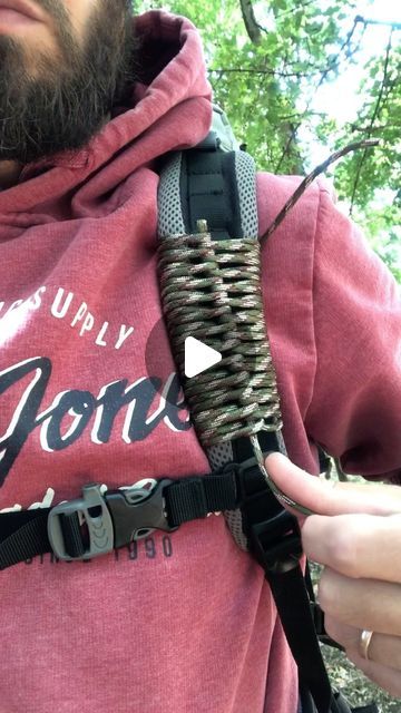 Le sac de noeuds on Instagram: "4 m de corde à portée de main ! INDISPENSABLE #edc #survival" Survival Knots, Utila, June 15, Paracord, Macrame, Audio, Camping, Backpacks, The Originals