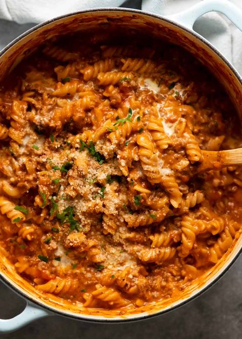 One Pot Pasta Minced Meat, Creamy Tomato Beef Pasta, Pasta Minced Meat, Minced Meat Pasta Recipes, Dinner Recipes With Tomato Paste, Minced Meat Sauce, Meat Pasta Sauce Recipes, Pasta In Tomato Sauce Recipes, Creamy Beef Recipes