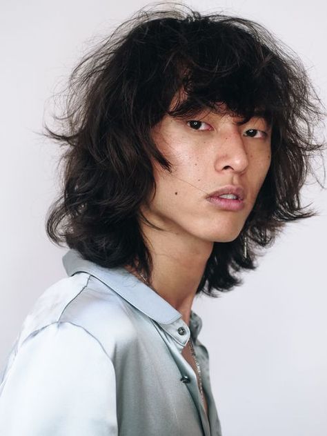 David Yang - Model Profile - Photos & latest news Shaggy Haircuts For Men, Hairstyles For Men Wavy, Men With Bangs, Wolf Cut Medium, Dark Hair Inspiration, Mullet Men, Portraits Men, Wolf Cut Long, Nose Hair Removal