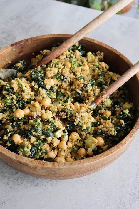 Chickpea Date Quinoa Salad - Something Nutritious Mediterranean Chickpea Quinoa Salad, Quinoa And Bean Salad, Salad Recipes Chickpeas, Quinoa Side Dish Recipes, Quinoa Kale Salad Recipes, Veg Salads, Nourishing Dinner, Chickpea Quinoa Salad, Flavored Chickpeas