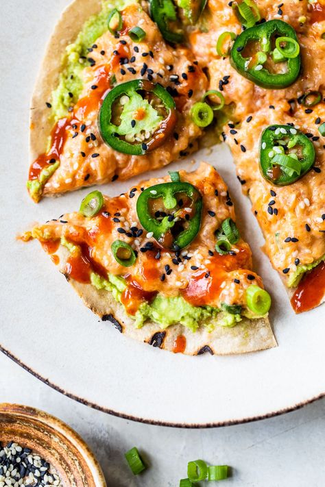 Spicy Salmon Sushi, Sushi Pizza, Sushi Grade Tuna, Salmon Pizza, Sauce For Salmon, Salmon Sashimi, 2024 Recipes, Salmon Sushi, Healthy Salmon