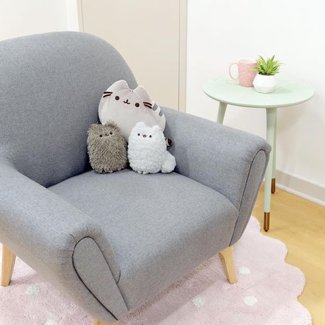 Pusheen Bedroom, Dreamy Space, Pusheen Plush, Colorful Bedding, Kids Bedroom Designs, Pusheen Cat, Big Girl Rooms, The Fam, Cat Room