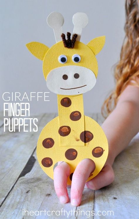 This adorable giraffe finger puppet craft is such a hoot and is so fun for kids to play with! A perfect craft to make after visiting the zoo or as a summer kids craft. Giraffe Finger Puppet, Giraffe Crafts, Puppet Craft, Unicorn Craft, Craft To Make, Puppet Crafts, Summer Crafts For Kids, Diy Bricolage, Finger Puppet