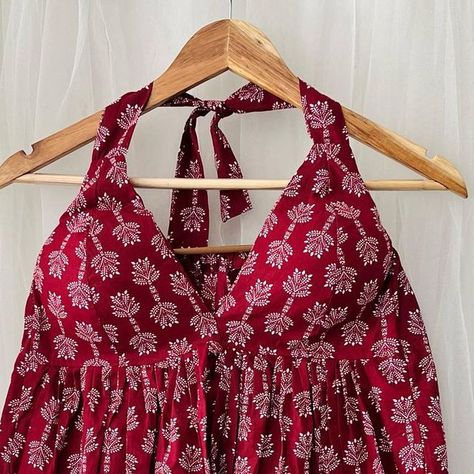 Simple Frock, Cotton Tops Designs, Indian Tops, Air Port, Simple Frock Design, Travel Fits, Blouse Works, Simple Frocks, Designer Kurti