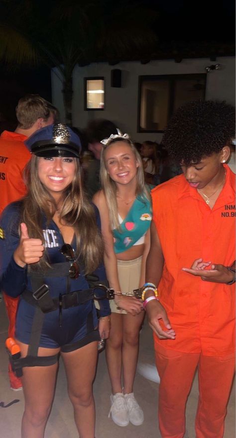 Cops And Prisoner Costume, Inmate Costume, Halloween Mujer, Prisoner Costume, Cop Uniform, Couple Costumes, Couples Halloween Outfits, Halloween Party Outfits, Cute Couple Halloween Costumes