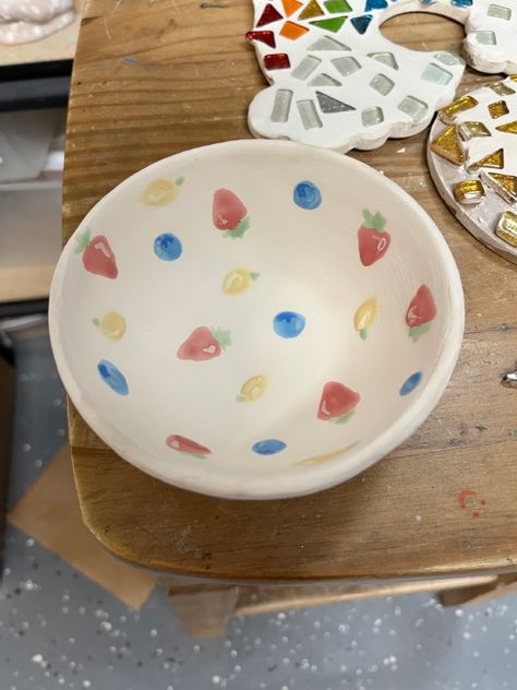 Paint Pottery Bowls, Pottery Painting Raspberries, Fruit Bowl Pottery Ideas, Cute Pottery Plate Ideas, Color Me Mine Ideas Inspiration Plate, Fruit Pottery Bowl, Cute Bowl Designs Painted, Amazing Glaze Pottery Ideas, Painted Fruit Plate