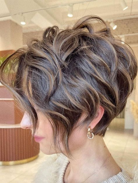 Pixie Cut With Highlights, Longer Pixie Haircut, Messy Short Hair, Edgy Short Hair, Short Layered Haircuts, Short Pixie Haircuts, Haircut For Thick Hair, Short Hair Haircuts, Short Hair With Layers