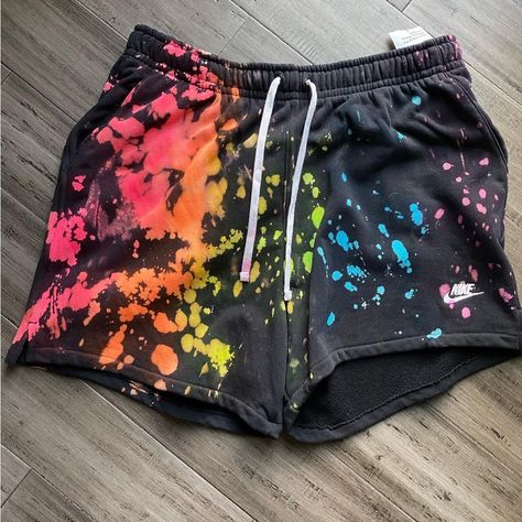 Men’s Nike Black Shorts Custom Reverse Tie-Dye Rainbow Goth Tie Dye, Tye Dye Clothes, Tie Dye Ideas, Nike Black Shorts, Easy Diy Tie Dye, Ty Dye, Art Punk, Diy Tie Dye Techniques, Diy Tie Dye Designs