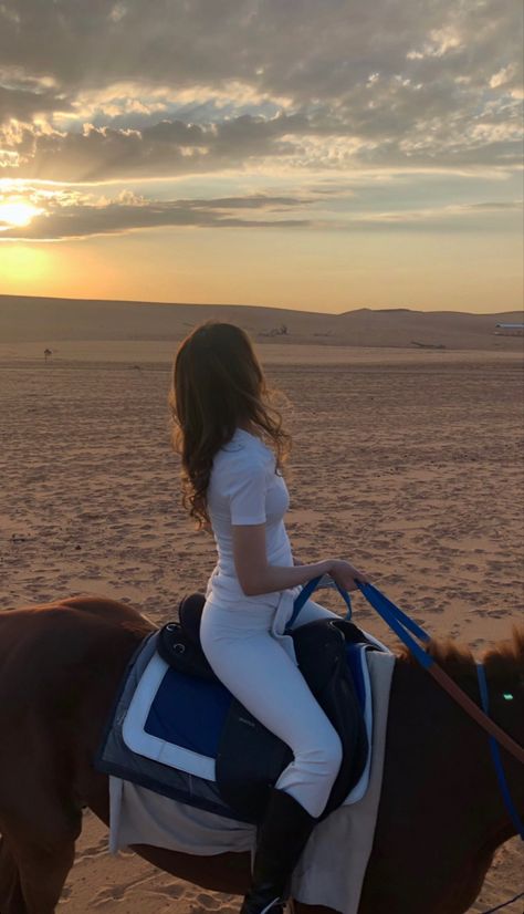 Horseback Riding Outfit, Aesthetic Equestrian, Riding Outfit Equestrian, Horse Riding Aesthetic, Equestrian Outfit, Horse Riding Outfit, Horseback Riding Outfits, Beach Rides, Equestrian Aesthetic