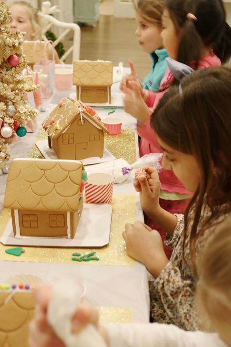 Winter Event Ideas, Christmas Themed Birthday Party, Gingerbread House Decorating Party, Homemade Gingerbread House, Gingerbread House Decorating, Ginger House, Gingerbread House Parties, Gingerbread Party, Cookie Exchange Party