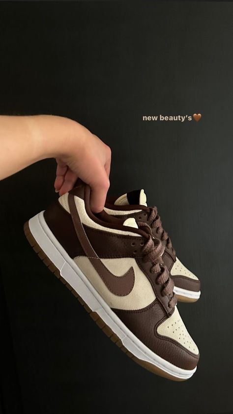 Παπούτσια Nike Free, Pretty Sneakers, Trendy Shoes Sneakers, Preppy Shoes, Dr Shoes, Pretty Shoes Sneakers, All Nike Shoes, Shoes Outfit Fashion, Cute Nike Shoes