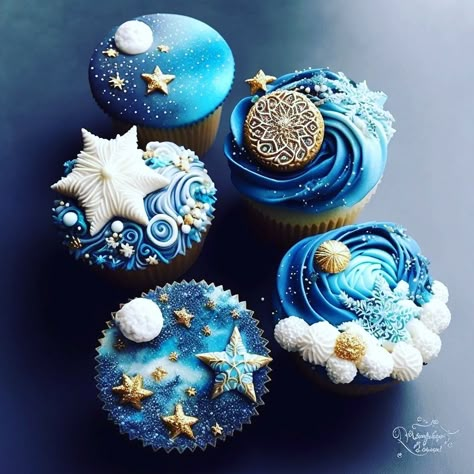 Starry Night Cupcakes, Fantasy Cupcakes, Blue Aesthetic Tumblr, Galaxy Cupcakes, Whimsical Food, Macaroon Recipes, Beautiful Desserts, Cute Food Art, Fancy Desserts