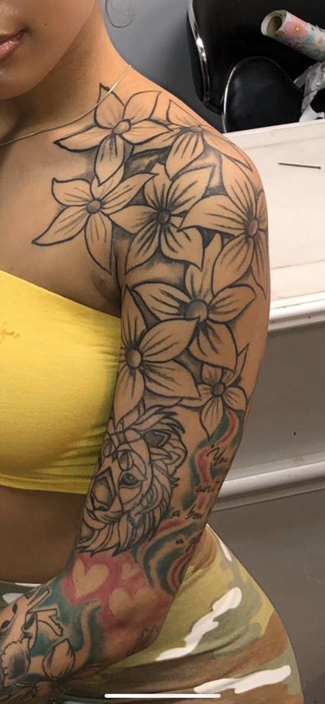 Flower Tattoos Sleeve Black Women, Flower Tattoo No Shading, Color Back Tattoos For Women, Colored Shoulder Tattoos For Women, Color Flower Tattoos For Black Women, Black Women Flower Tattoos, Top Sleeve Tattoo Women, Khiamonique Tattoo, Shoulder Flower Tattoos For Women