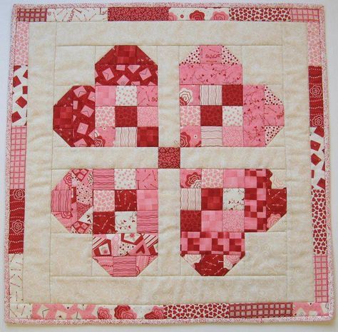 27 Free Valentine's Day Patterns & Projects to Sew and Quilt - Jacquelynne Steves Stitches From The Heart Quilt, Heart Quilt Blocks Free Pattern, Heart Quilt Blocks, Heart Potholder, Valentines Table, Quilt Heart, Kid Quilts, Heart Quilts, Valentine Table