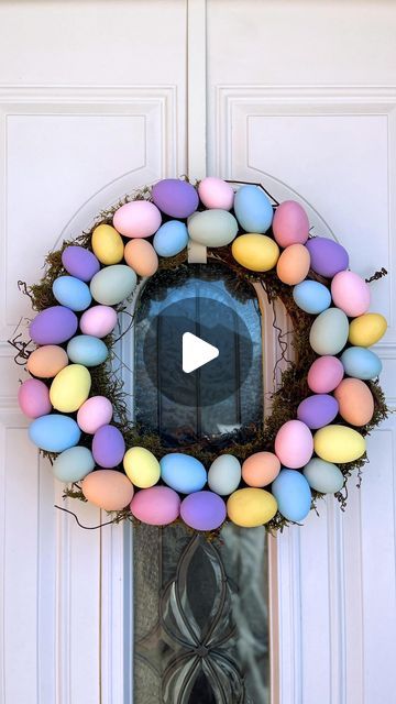 Diy Easter Egg Wreath, Easter Egg Wreath Diy, Egg Wreath, Easter Egg Wreath, Easter Eggs Diy, Wreath Tutorial, Diy Easter, Simple Diy, Easter Diy