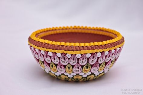 Diwali Design, Quilling Pattern, Quilling 3d, 3d Quilling, Paper Bowls, Magazine Crafts, Quilling Paper Craft, Quilling Patterns, Quilling Designs