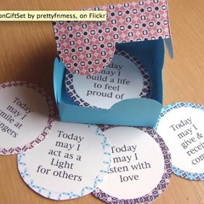 I like this idea. Reminds me of the angel cards. Positive Affirmation Gift set- free printables Morning Meetings, Secret Sisters, Printables Freebies, Group Therapy, Classroom Community, Activity Days, Children's Ministry, Tree Gift, Affirmation Cards