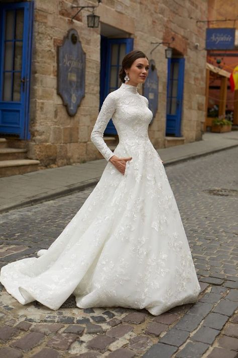 [SponsoredPost] Solomia Bridal Monique Wedding Dress In Dubai #christianbridalgown Christian Bridal Gown, Long Sleeve Wedding Dress Ball Gown, Elegant Long Sleeve Wedding Dresses, Christian Wedding Gowns, Winter Wedding Gowns, Big Wedding Dresses, Bride Dress Simple, Modest Wedding Gowns, Sleeved Wedding