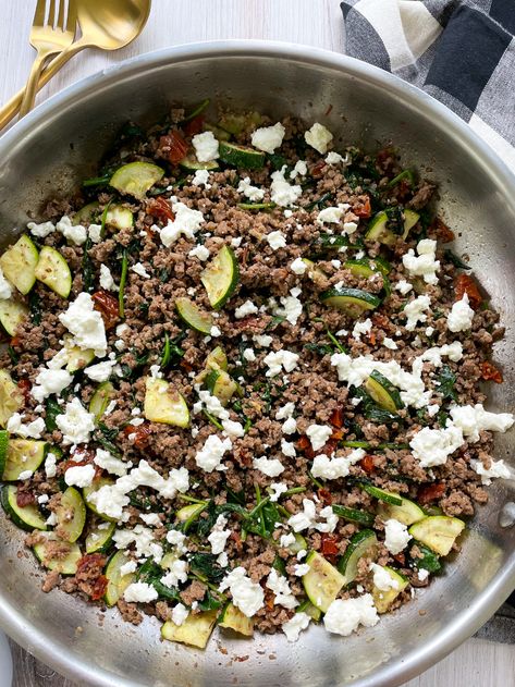 Mediterranean Ground Beef Skillet Greek Beef Skillet, Healthy Ground Beef Skillet, Ground Beef Feta Recipe, Ground Beef Vegetables, Ground Beef Veggie Skillet, Ground Beef And Feta Recipes, Mediterranean Recipes With Ground Beef, Mediterranean Diet Ground Beef Recipes, Ground Beef Mediterranean Recipes