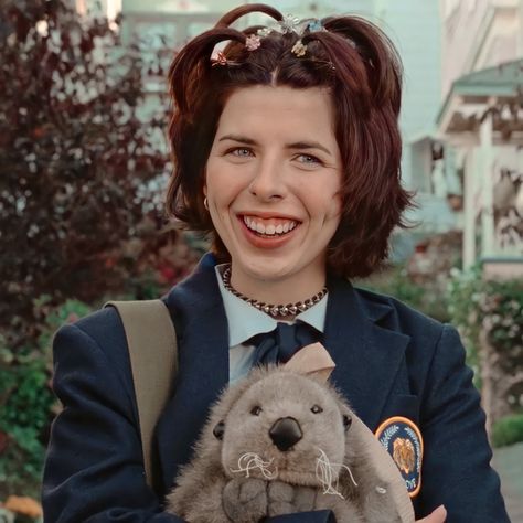 Princess Diaries Characters, Lily Princess Diaries, Rebecca Character, Princess Diaries Lana, Princess Dairy, Heather Matarazzo, Halloween List, Princess Diaries 1, The Knight Before Christmas