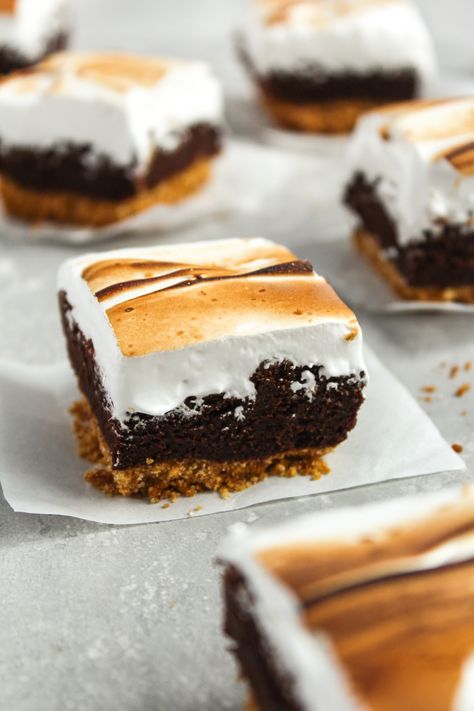 Toasted Meringue, Homemade Graham Cracker Crust, Smore Recipes, Homemade Graham Crackers, Fudgy Brownie, Cracker Crust, Homemade Brownies, Fudgy Brownies, Graham Cracker Crust