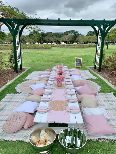 Pretty in pink picnic package | Lady Brisbane: Brisbane Picnics and News Pink Brunch, Picnic Party Decorations, Backyard Birthday Parties, Picnic Birthday Party, Picnic Theme, Backyard Birthday, Picnic Inspiration, Picnic Decorations, Birthday Dinner Party