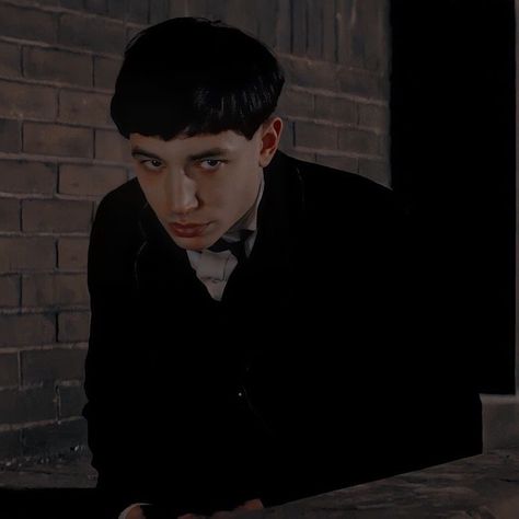 Fantastic Beasts Credence, Credence Fantastic Beasts, Credence Barebone, Fantastic Beast, Ezra Miller, Fantastic Beasts And Where, Harry Potter Universal, Harry Potter Fantastic Beasts, Fantastic Beasts