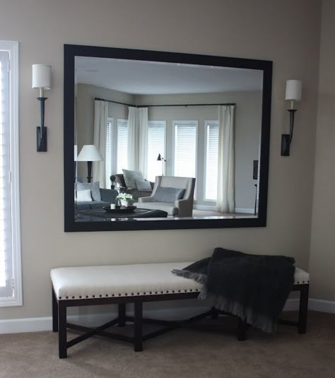 Mirror with bench underneath. I want to for an entry way What a great way to make a room look even bigger Foyer Table Decor, Entryway Organizer, Entryway Wall Decor, Entryway Mirror, Bench Ideas, Entryway Wall, Hallway Decorating, House Entrance, Front Room