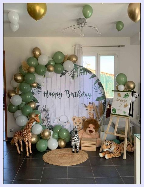 Two Wild Photoshoot Ideas, Animal Themed Birthday Party Decorations Jungle Safari, 1st Birthday At Home, Zoo Theme Birthday Cake, Toddler Birthday Themes, Safari Theme Birthday Party, Jungle Theme Decorations, Safari Birthday Party Decorations, Party Decorations Diy