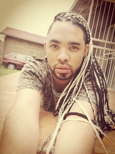 mixed box braids. white and black. picture taken with huawei p20. Man braids White Boy With Braids, Mixed Box Braids, White Guy With Braids, Guy Braids, Man Braids, Brown Box Braids, Box Braids Men, Mens Braids, Black Picture