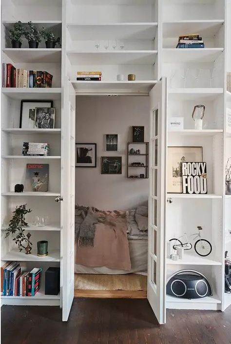 Home Office Ideas For Women, Studio Apartment Living, Home Office Inspiration, Studio Apartment Ideas, Kitchen Tables, Small Room Design, Tables Diy, Tiny Apartment, Tiny Bedroom