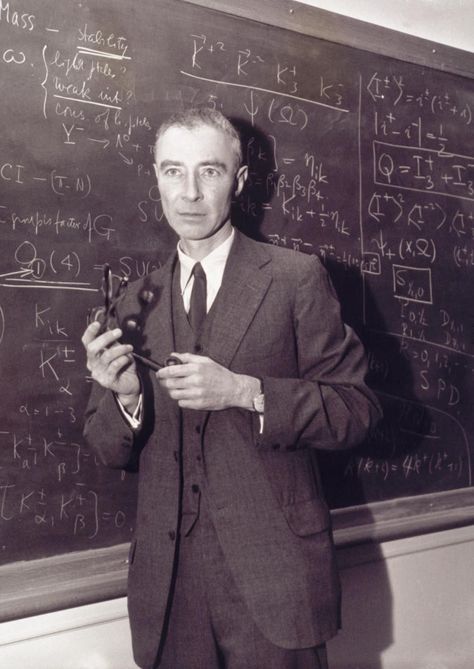 Oppenheimer’s warning lives on: international laws and treaties are failing to stop a new arms race Edward Teller, Enrico Fermi, Robert Oppenheimer, Manhattan Project, Destroyer Of Worlds, Physicists, Historical Facts, Jairzinho, Us History