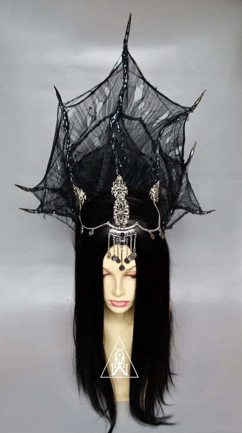 Evil Sea Creatures, Goth Crown, Gothic Headdress, Vampire Ball, Gothic Crown, Diy Cosplay, Metal Decorations, Dark Mori, Outfit Plan