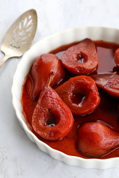 Pears In Red Wine, Poached Pears Recipe, Wine Poached Pears, Sweet Red Wines, Pear Tart, Best Red Wine, Red Pear, Poached Pears, Pear Recipes