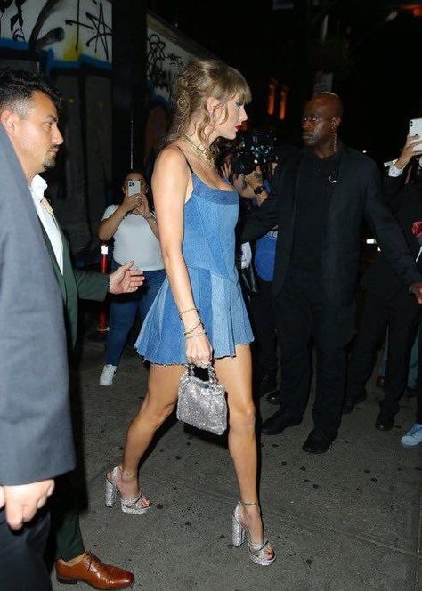 Vmas After Party, Taylor Swift Vmas, Taylor Swift Vma, Taylor Swift Red Carpet, Taylor Swift Web, All About Taylor Swift, Swift Photo, White Dress Party, Red Taylor