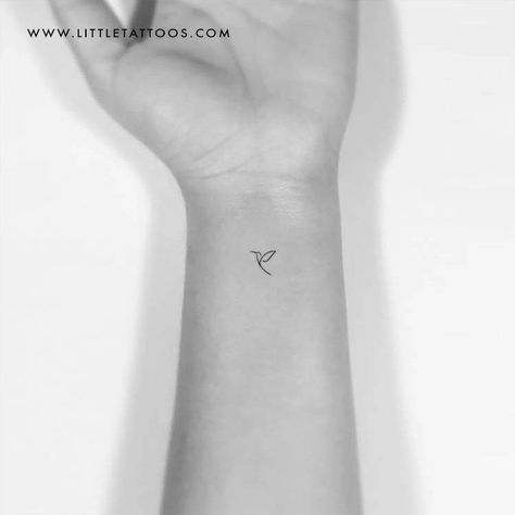 Mini Tattoos Hummingbird, Perfect Tattoos For Women, Dainty Memorial Tattoos Simple, Simple Tattoos Hummingbird, Simple Hummingbird Outline, Small Hummingbird And Butterfly Tattoo, Subtle Places For Tattoos, Super Small Tattoos Simple, Tiny Feminine Tattoos Simple