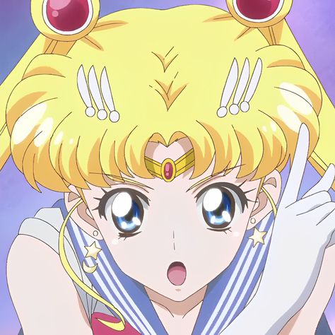 𝒔𝒂𝒊𝒍𝒐𝒓 𝒎𝒐𝒐𝒏 𝒄𝒓𝒚𝒔𝒕𝒂𝒍 Sailor Moon Crystal Icons, Moon Character, Moon Icon, Sailor Moon Character, Matching Profile, Usagi Tsukino, Moon Crystal, Sailor Moon Crystal, Matching Profile Pictures