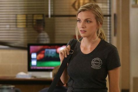 10 Things You Didn't Know About Kara Killmer Sylvie Brett, Kara Killmer, If I Can Dream, Chicago Fire Department, Jennifer Jones, Chicago Family, Millennials Generation, Chicago Med, Chicago Pd