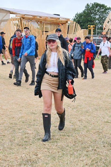 Glastonbury 2023 Outfits, Festival Wellies Outfit, Wellies Festival Outfit, Glastonbury Outfits 2023, Festival Outfits 2023 Uk, Festival Style 2023, Glastonbury Festival Fashion 2023, Oceans Calling Festival Outfit, Rain Festival Outfit