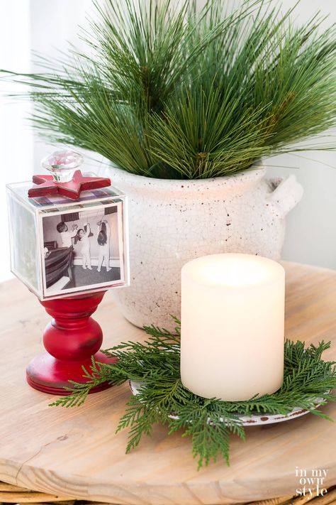 Christmas decorating ideas for how to style a side table. Easy and affordable ideas in this post. Side Table Christmas Decor Ideas, Christmas End Table Decor Ideas, Christmas End Table, Style A Side Table, Christmas Home Decorating, Front Door Christmas Decorations, Christmas Decorating Ideas, Christmas Crafts To Make, Christmas Front Doors