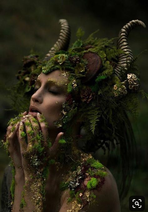 Wood Nymphs, Fairy Makeup, Fantasy Photography, Forest Photography, Foto Art, Forest Fairy, Fantasy Inspiration, Art Plastique, Model Photography