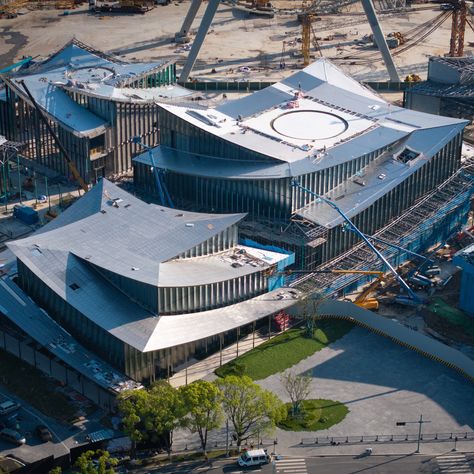 BIG tops waterfront art museum in Suzhou with swooping roof planes Suzhou Museum, Big Architects, Garden Pavilion, Bjarke Ingels, Landscape And Urbanism, Big Garden, Chinese Garden, Museum Architecture, Glass Facades