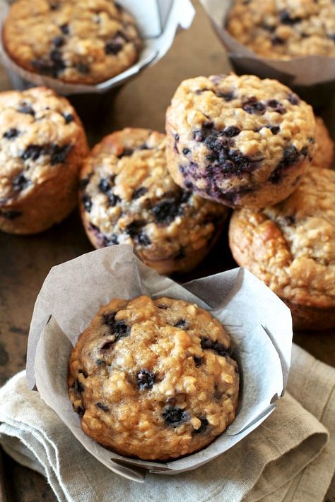 Oat Greek Yogurt Muffins, Healthy Breakfast Yogurt, Yoghurt Muffins, Breakfast Yogurt, Greek Yogurt Muffins, Muffins Breakfast, Yogurt Muffins, Blueberry Oat, Oatmeal Muffins