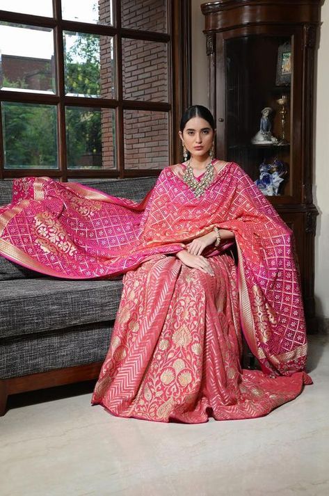 10+ Pink Banarasi Lehengas That You Should Save For An Intimate Wedding Dupatta Designs, Indian Outfits Lehenga, Traditional Indian Outfits, Indian Bridal Outfits, Pink Bridal, Dress Indian Style, Lehenga Designs, Indian Designer Outfits, Manish