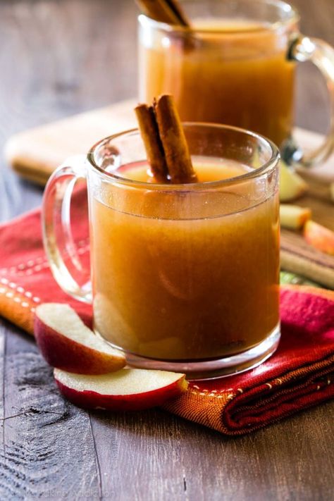 Apple Cider Ingredients, Mulled Cider Recipe, Slow Cooker Apple Cider, Homemade Cider, Cozy Fall Recipes, Cider Drinks, Apple Cider Recipe, Homemade Apple Cider, Slow Cooker Apples