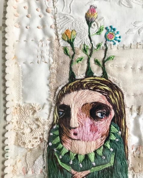 Embrodery Stiching Line, Woven Portrait, Textile Art Embroidery, Diy Embroidery Designs, Embroidered Art, Hand Embroidery Projects, Textile Fiber Art, Textile Crafts, Sewing Embroidery Designs