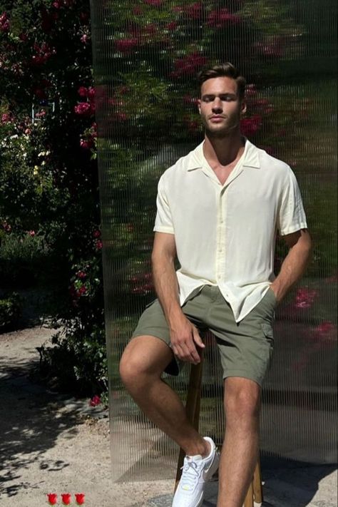 Men Trendy Outfits Summer, Male Italy Outfit, Mens Outfits Italy Summer, Male European Style, Men Relaxed Style, Shorts Guys Outfit, Italian Man Summer Outfit, Italian Style Outfit Men, Men’s Going Out Outfits Summer