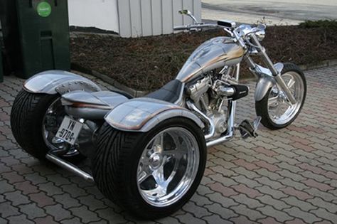 Zoom on Chopped 3 wheeler motorcycle Photo Trikes Motorcycles, Trike Harley, Trike Chopper, Big Dog Motorcycle, Vw Trike, Harley Davidson Trike, Custom Trikes, Custom Street Bikes, Motorcycle Sidecar