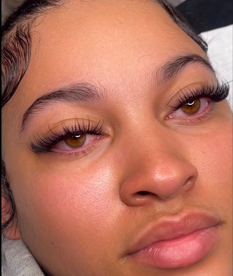 Simple Prom Makeup, Eyelash Extensions Classic, Natural Fake Eyelashes, Perfect Lashes, Lash Map, Lash Ideas, Lash Extentions, Lashes Fake Eyelashes, Eyelashes Extensions